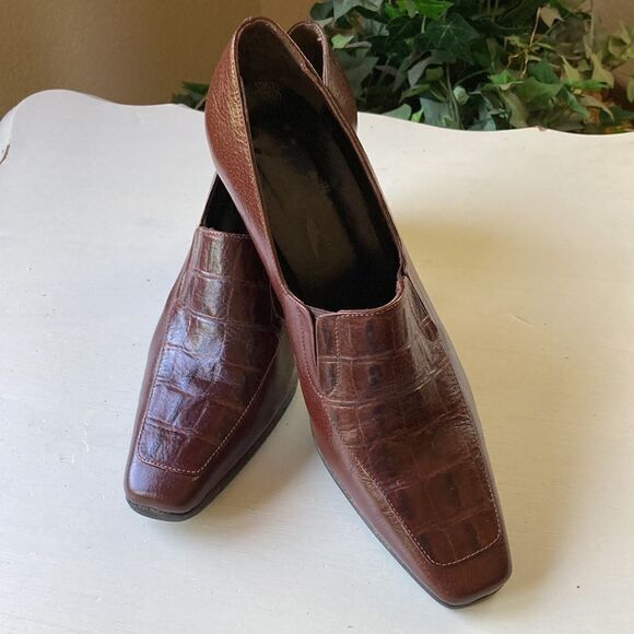 Brown Leather Croc Embossed Slip On Pumps Size 9 - Picture 2 of 14